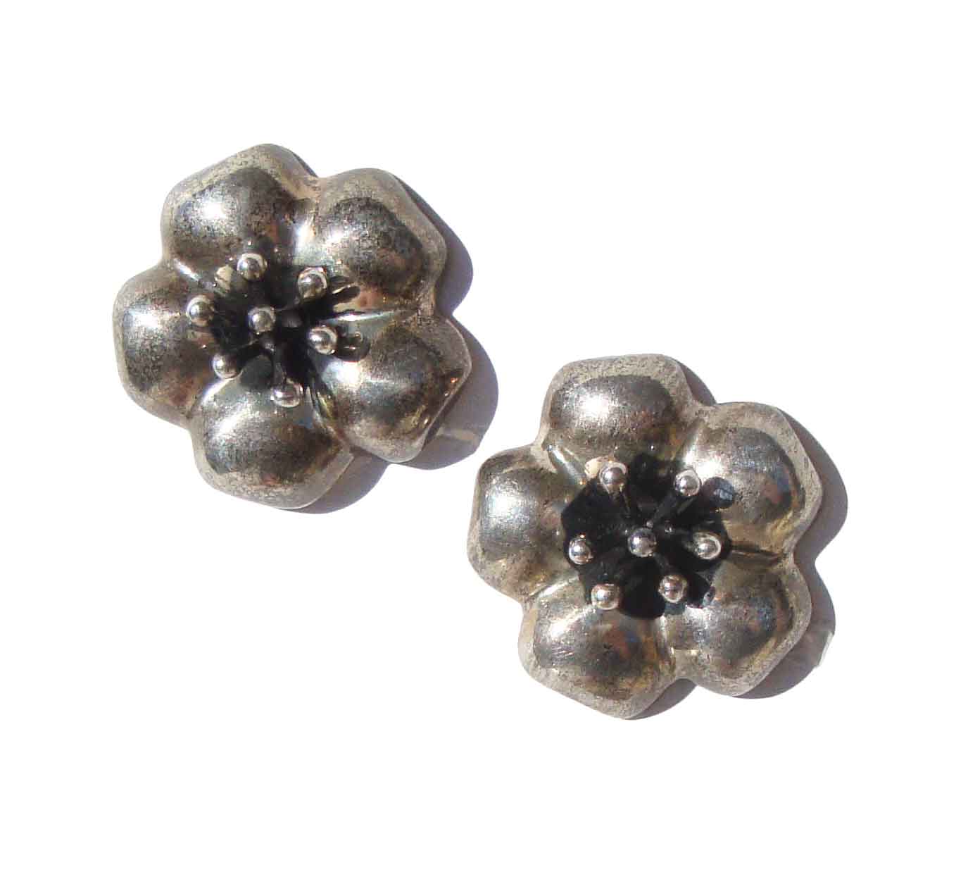 Vintage Mexican Puffy Flower Sterling Silver 3D Earrings CII